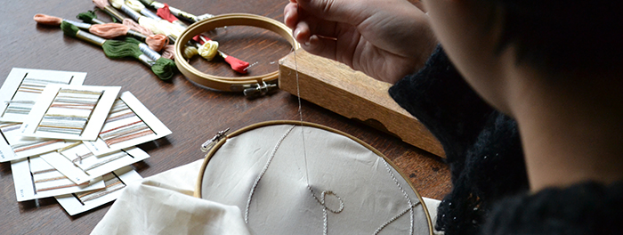 《つくり手ファイル》「描くように、糸をのせて」 刺繍家hoshi mitsukiさん